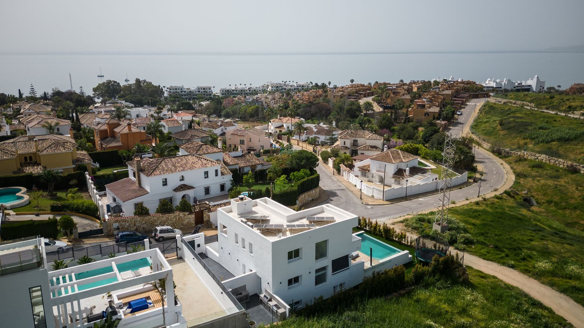 3 Bedroom Villa in Estepona - Photo 57