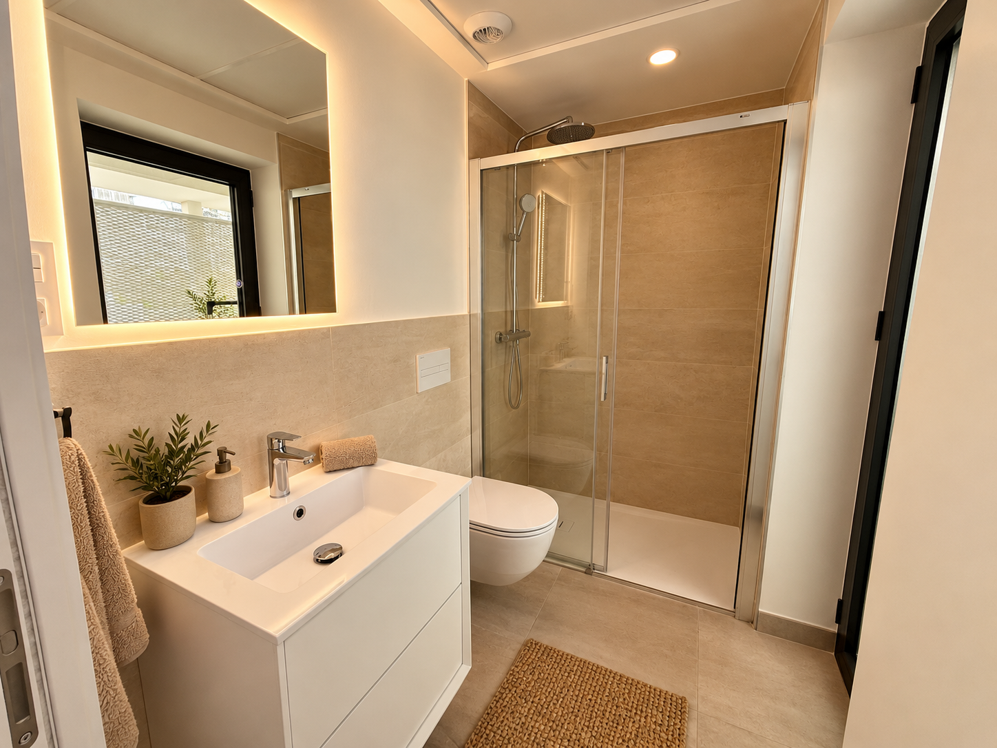 2 Bedroom Apartment in Benalmádena - Photo 18