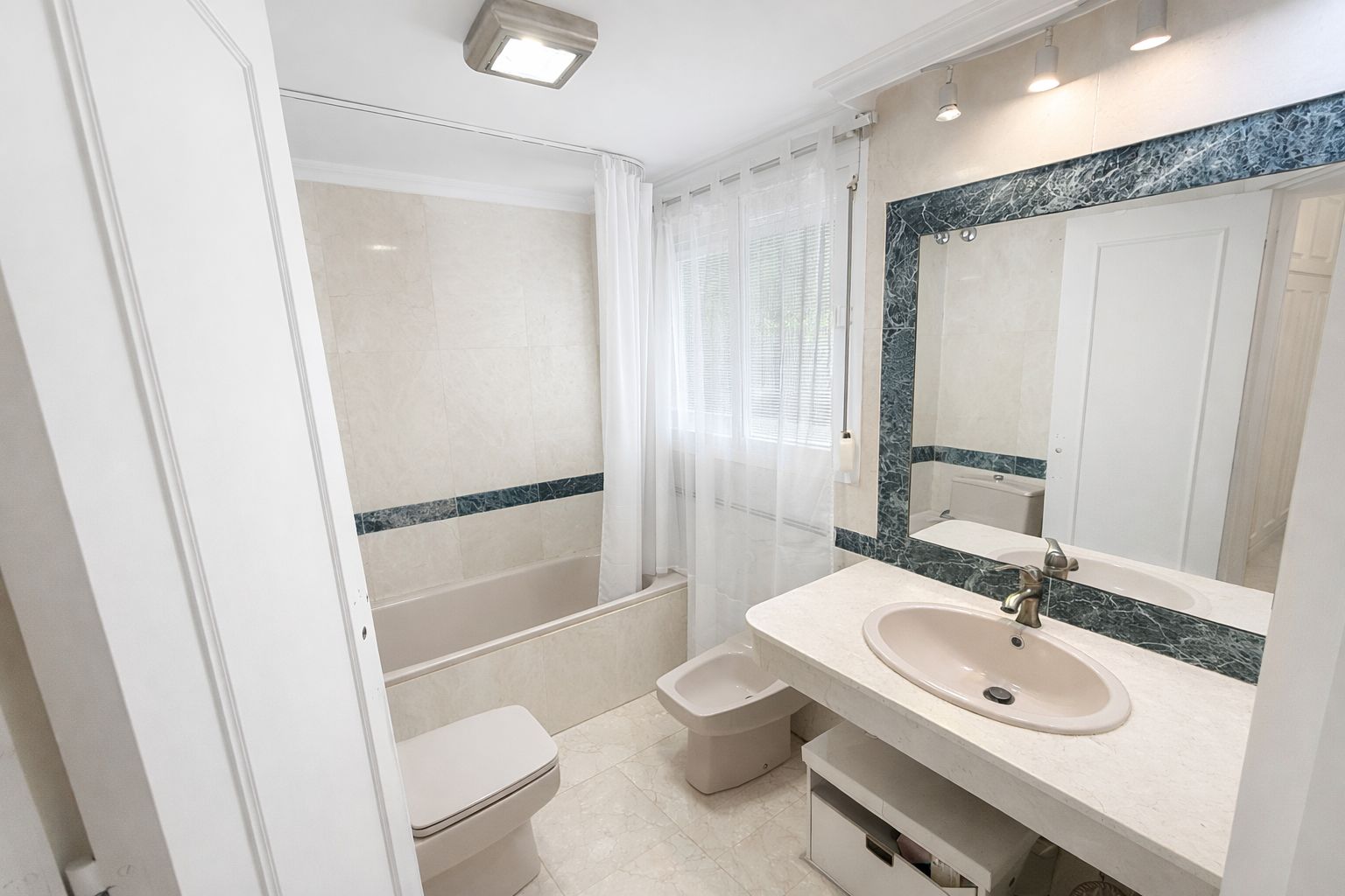 4 Bedroom Apartment in Mijas - Photo 24
