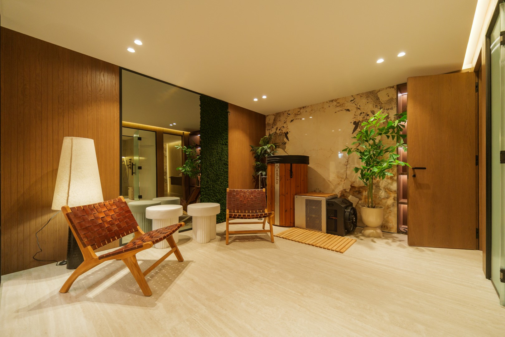 4 Bedroom Villa in Marbella - Photo 32
