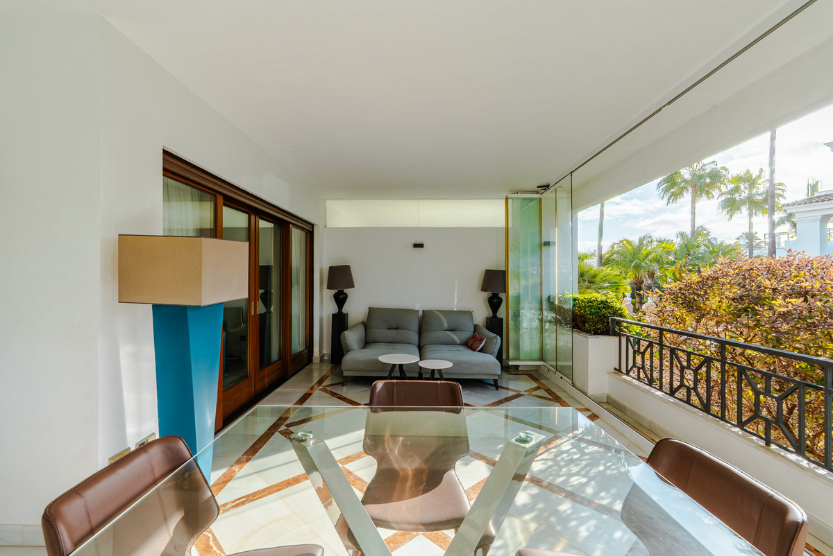 3 Bedroom Apartment in Estepona - Photo 27