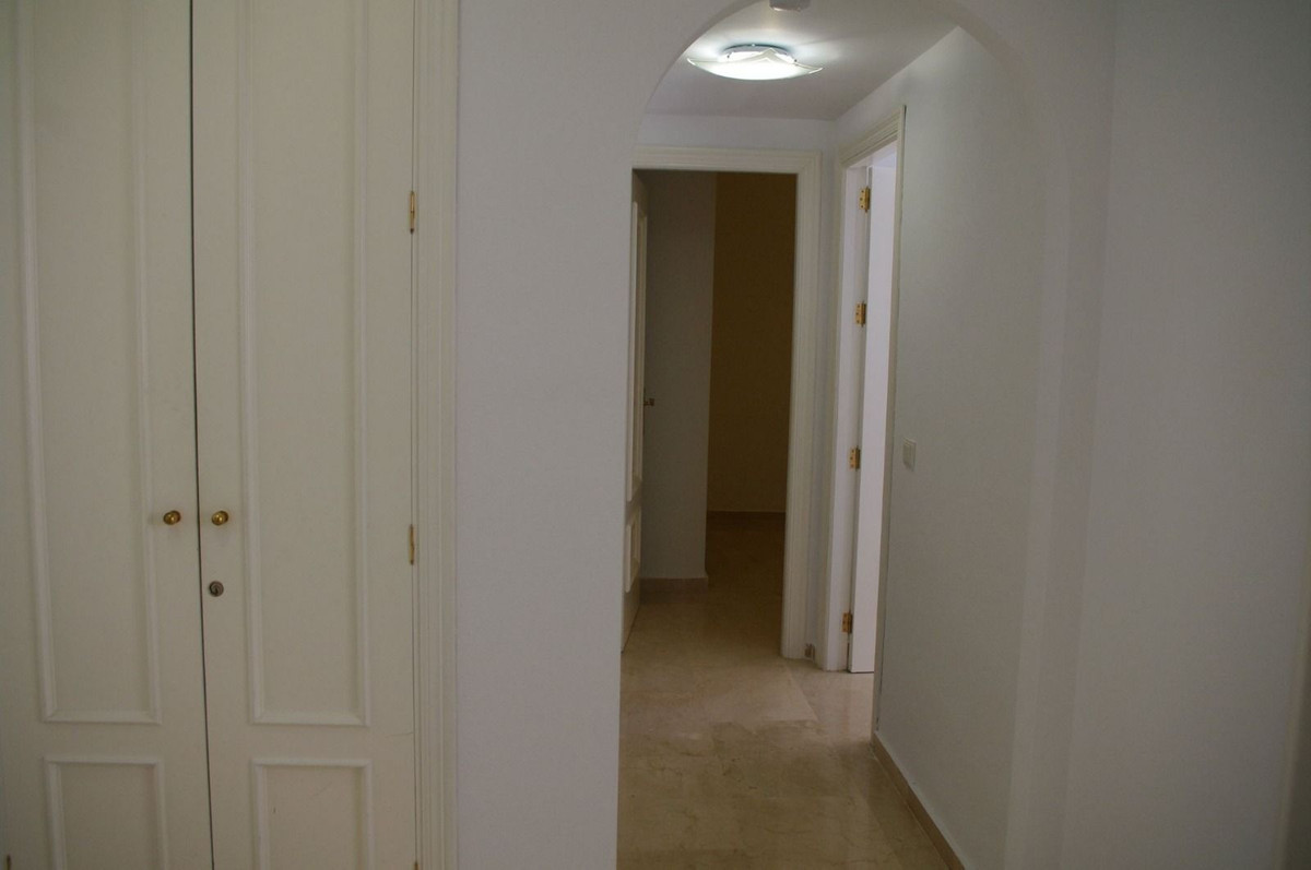 2 Bedroom Apartment in Mijas - Photo 14