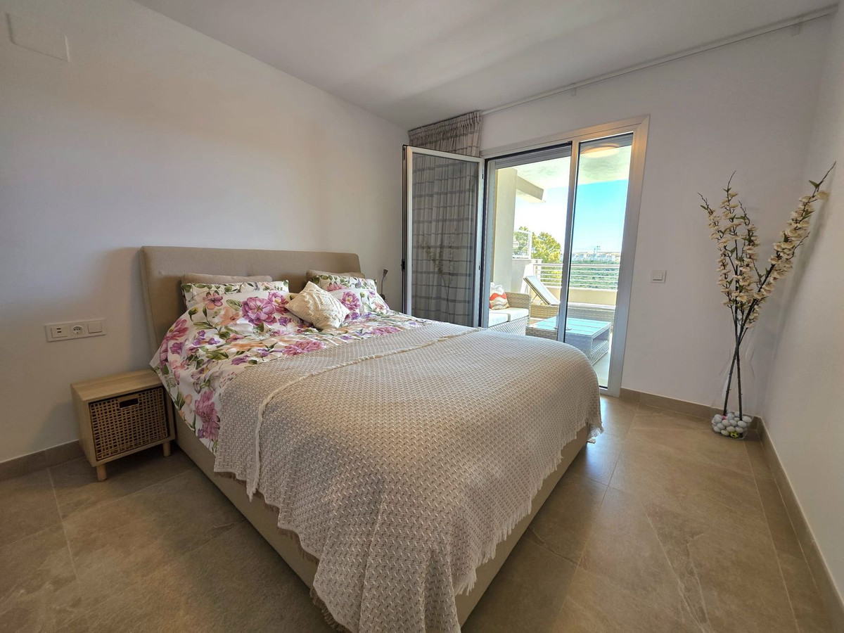 2 Bedroom Apartment in Estepona - Photo 14