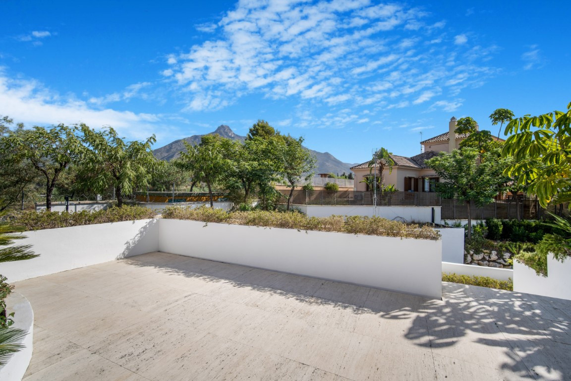 5 Bedroom Villa in Marbella - Photo 19