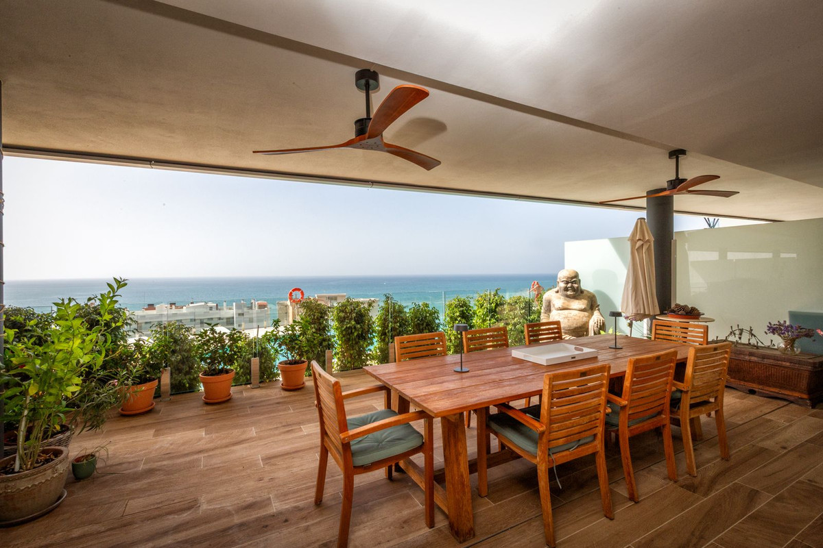 3 Bedroom Apartment in Fuengirola - Photo 5