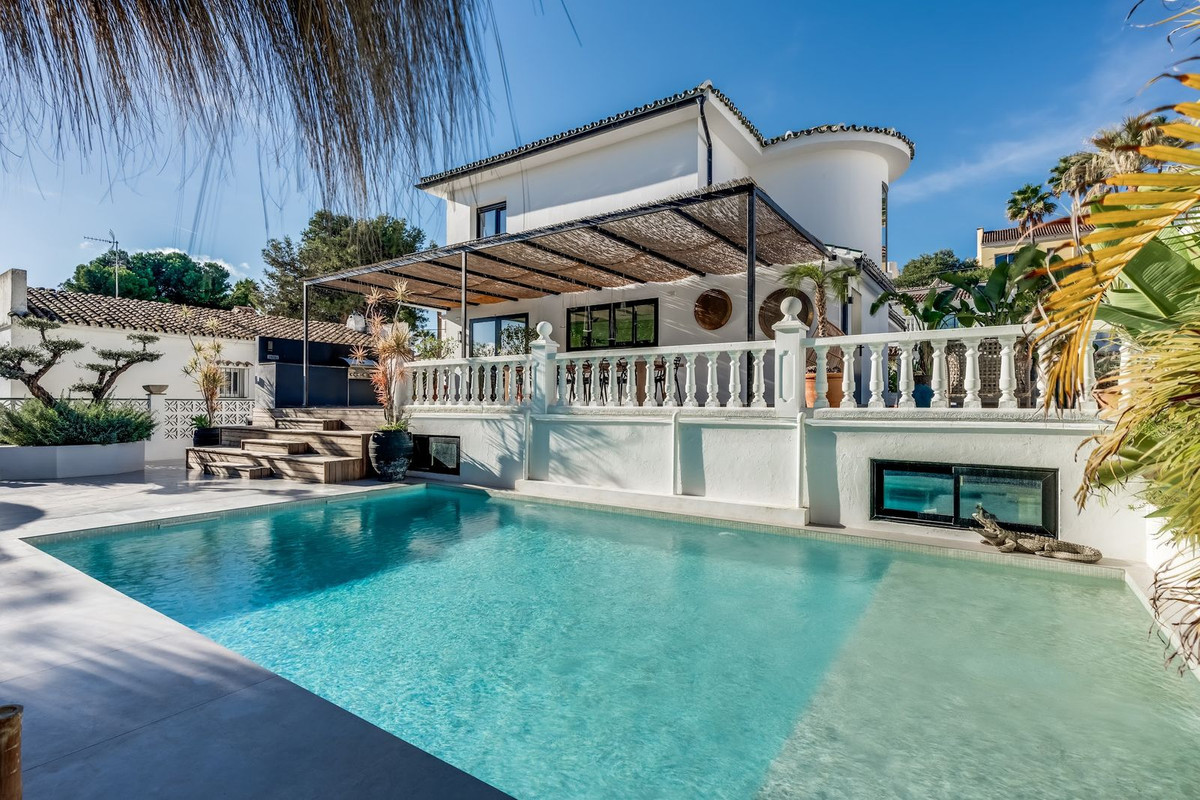 Villa in Nueva Andalucia