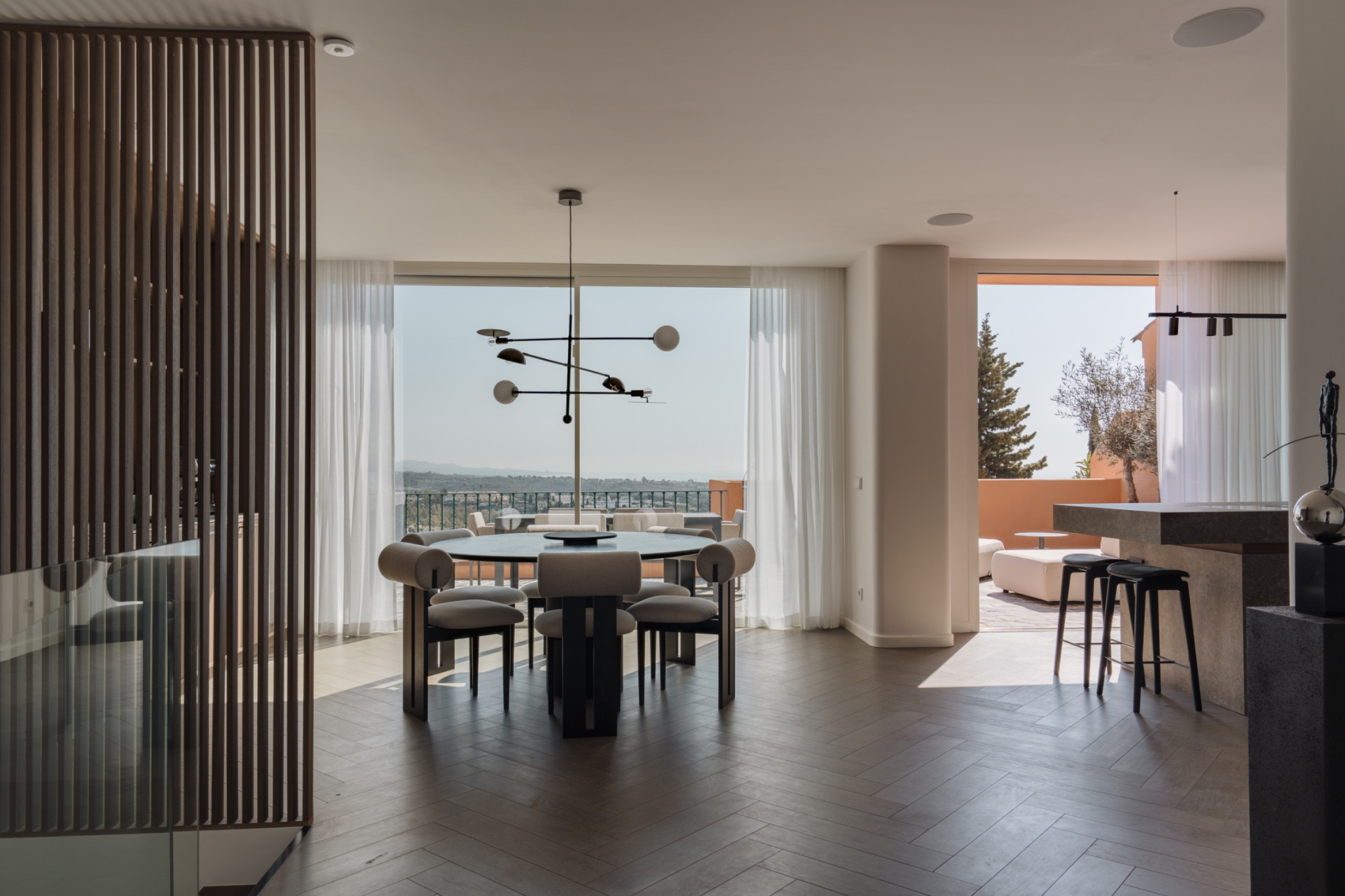 Piso de 4 dormitorios con piscina en Málaga – Foto 4