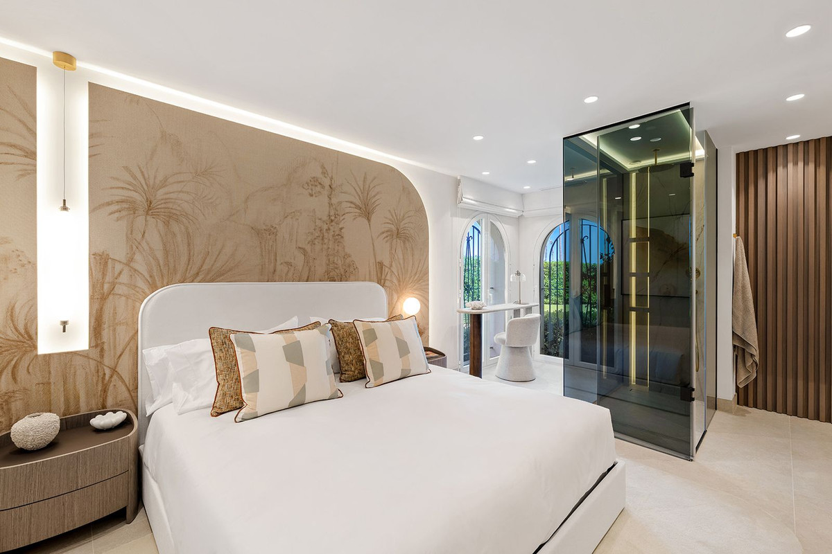 3 Bedroom Apartment in Estepona - Photo 7