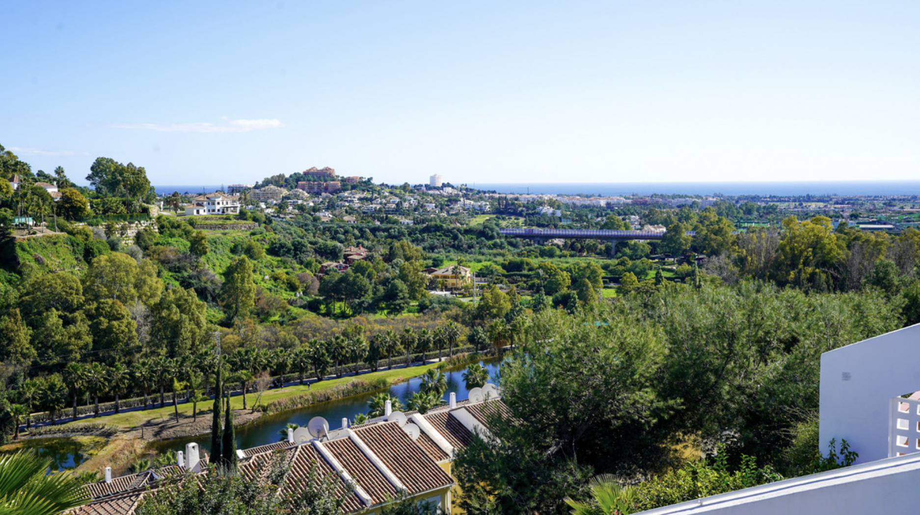 2 Bedroom Apartment in Benahavís - Foto 25