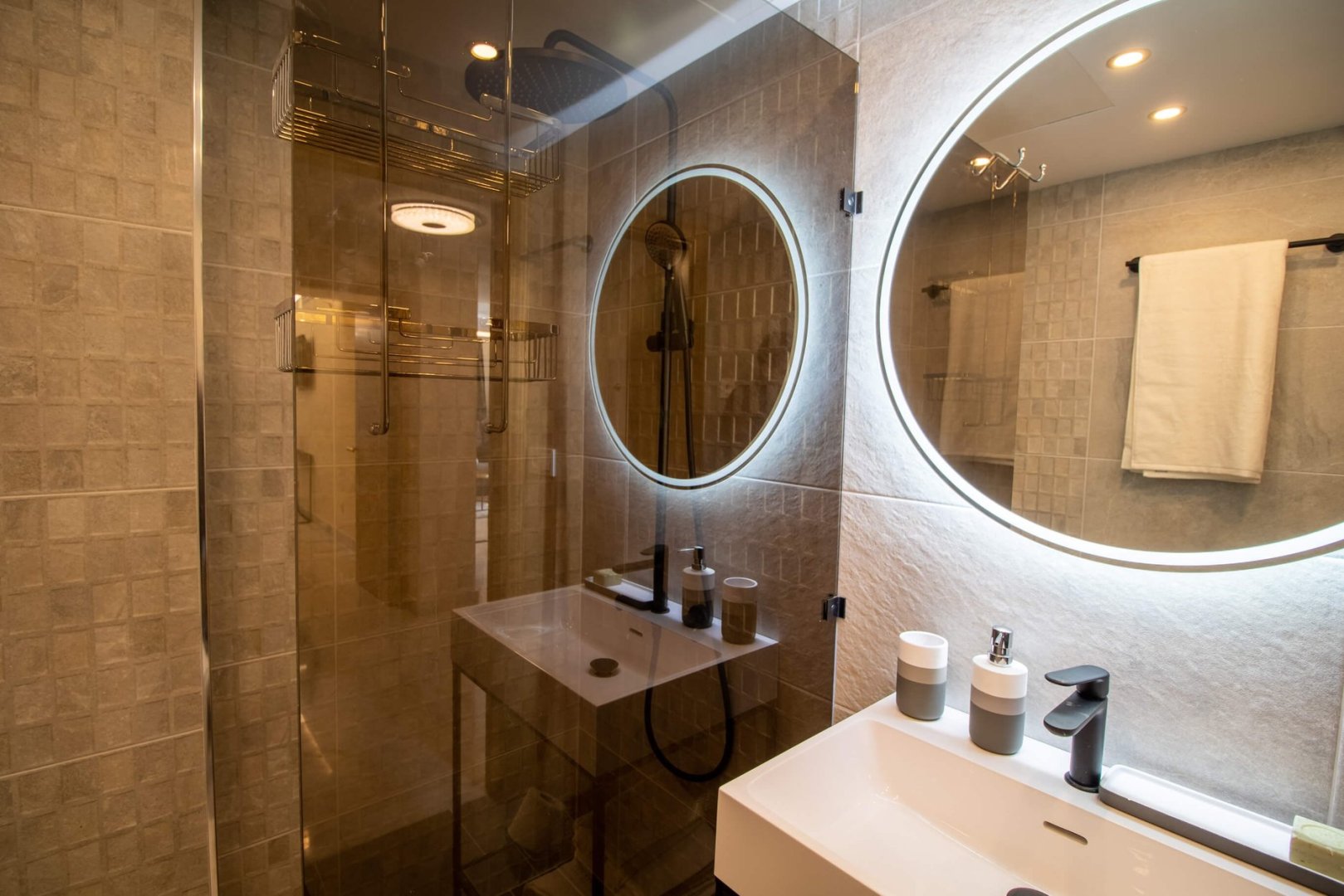 2 Bedroom Apartment in Marbella - Photo 7
