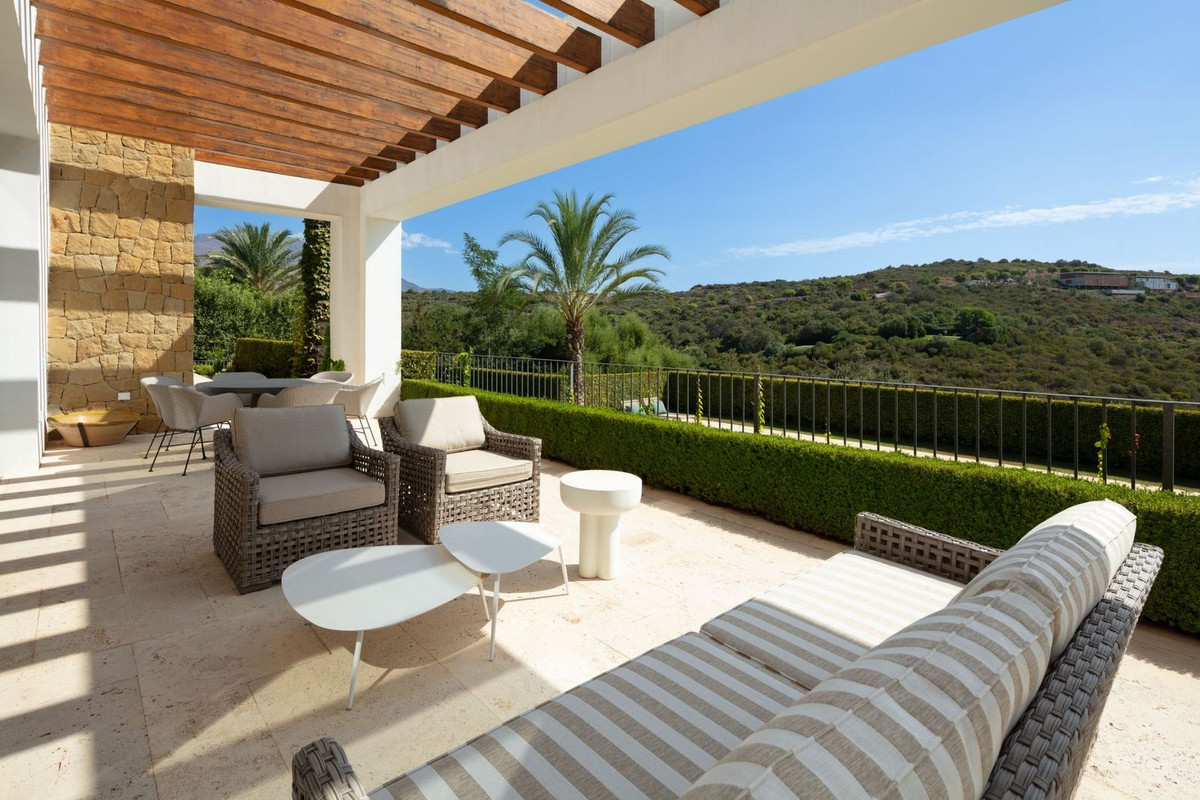 6 Bedroom Villa in Casares - Photo 8