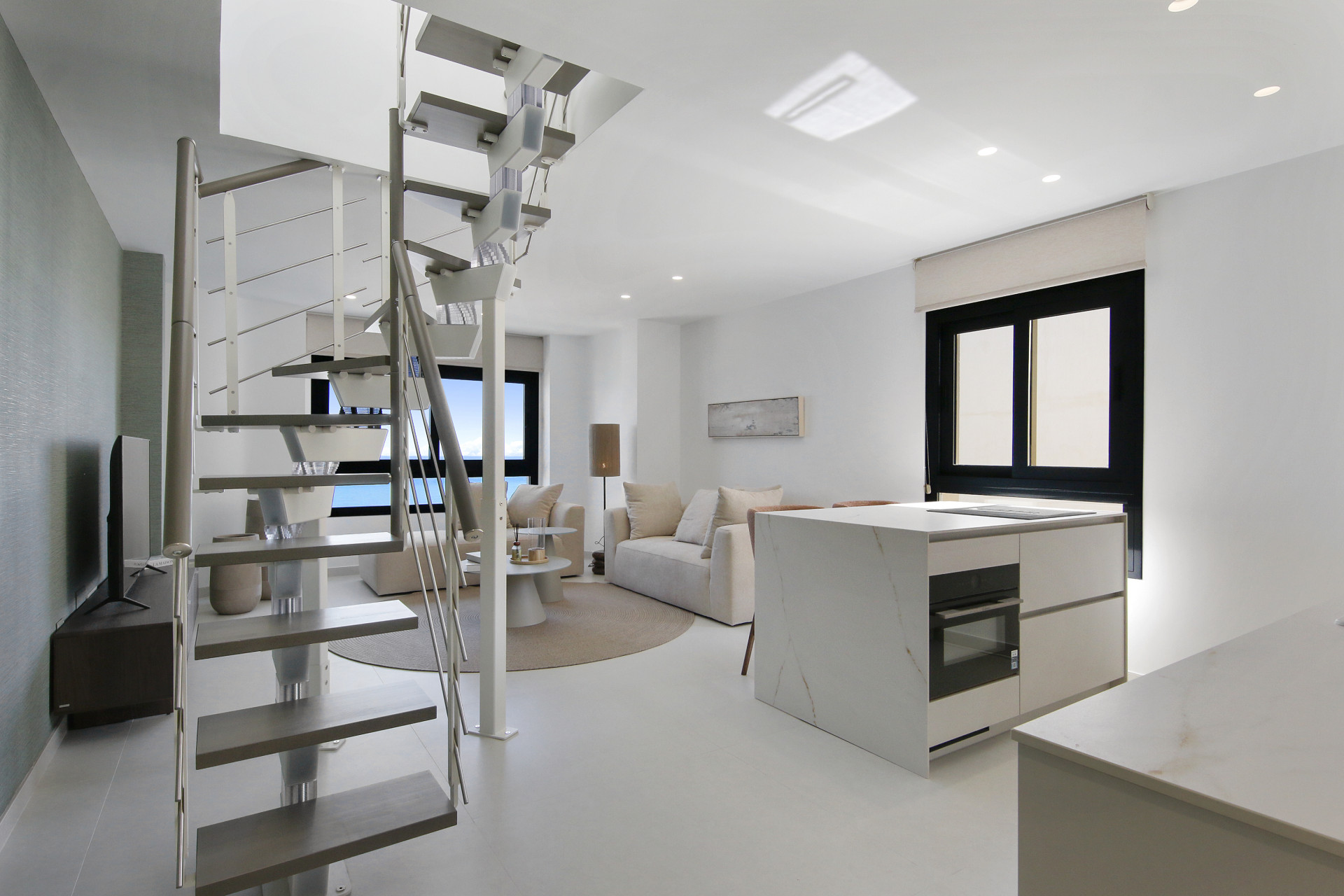 1 Bedroom Penthouse in Estepona - Foto 4