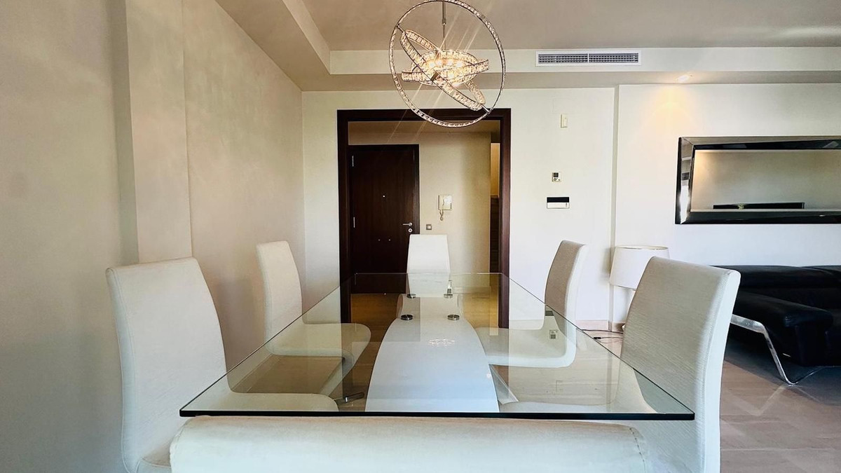 3 Bedroom Apartment in Marbella - Photo 5