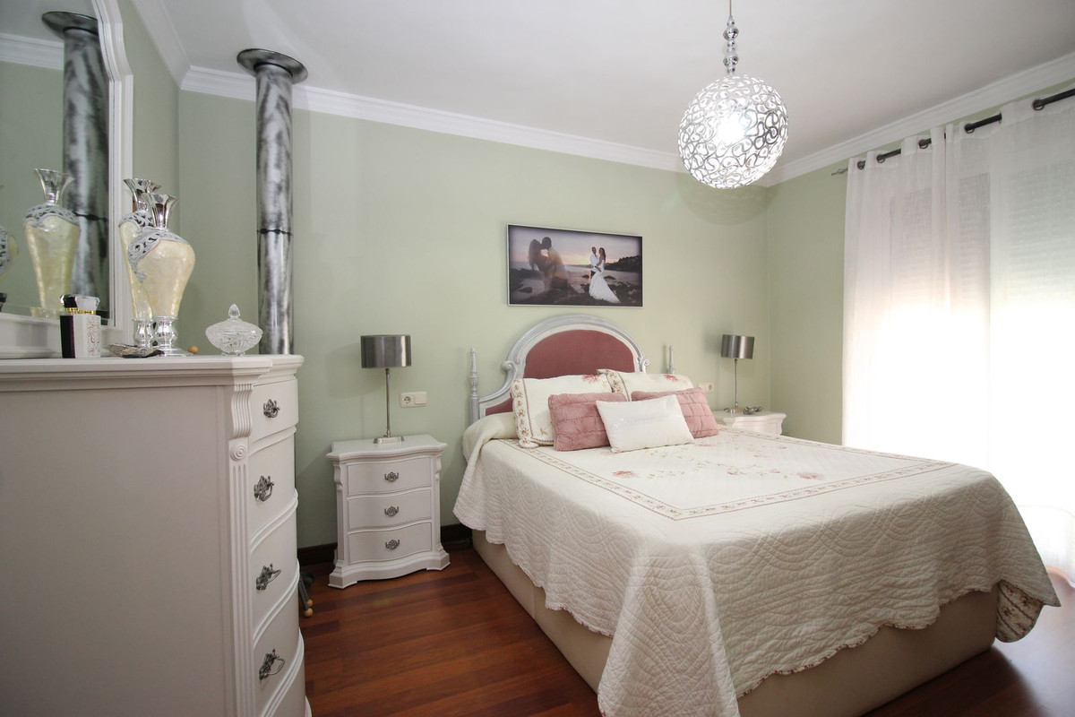 4 Bedroom Townhouse in Coín - Foto 11