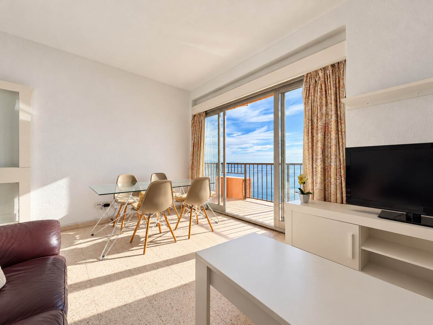 2 Bedroom Apartment in Fuengirola - Photo 13