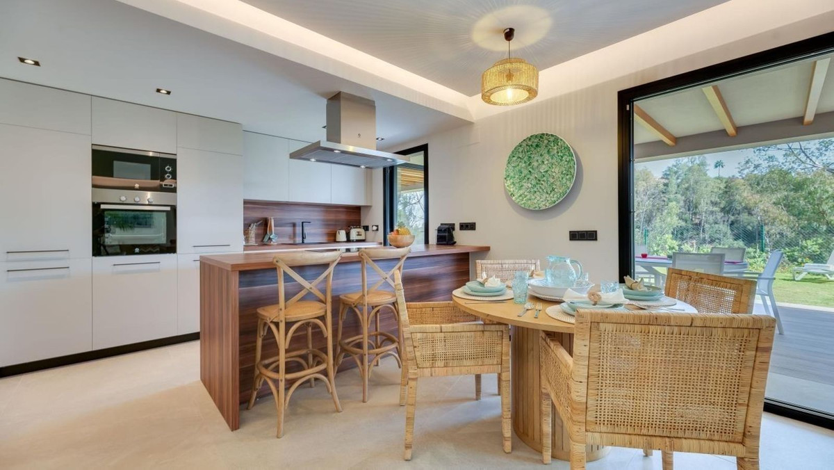 3 Bedroom Apartment in Marbella - Photo 11