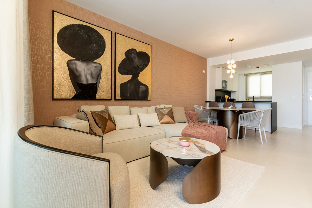 2 Bedroom Apartment in Fuengirola - Photo 15