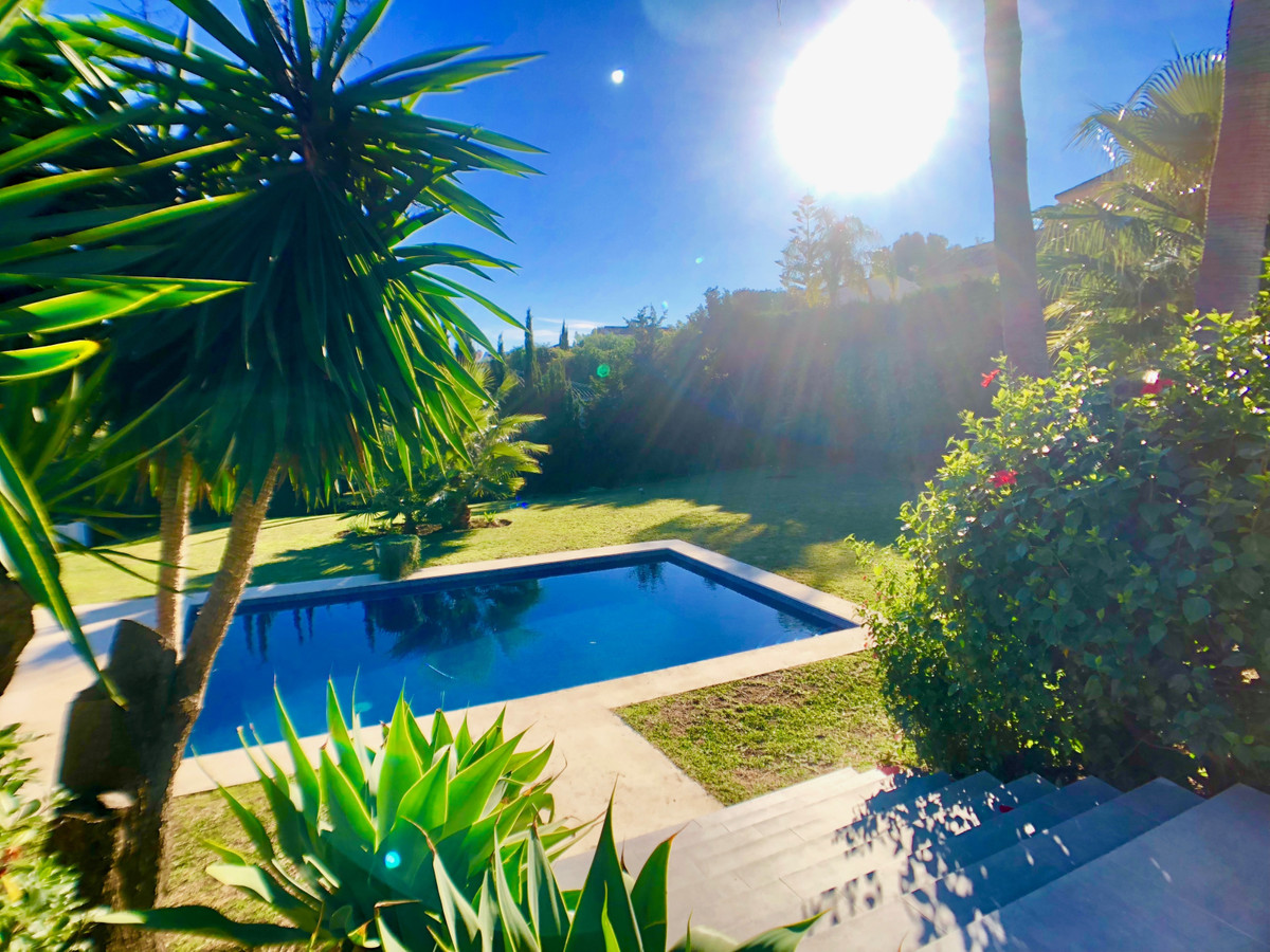 4 Bedroom Villa in Estepona - Photo 15
