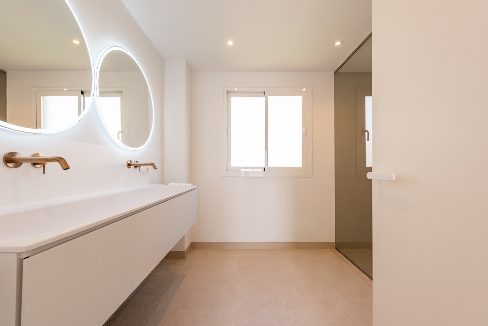 2 Bedroom Penthouse in Benahavís - Photo 16