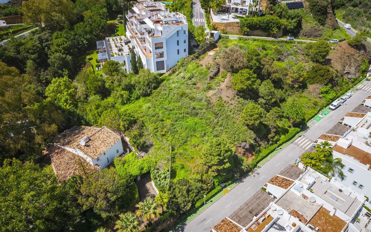 1,329 m² Plot in Benahavís - Photo 10