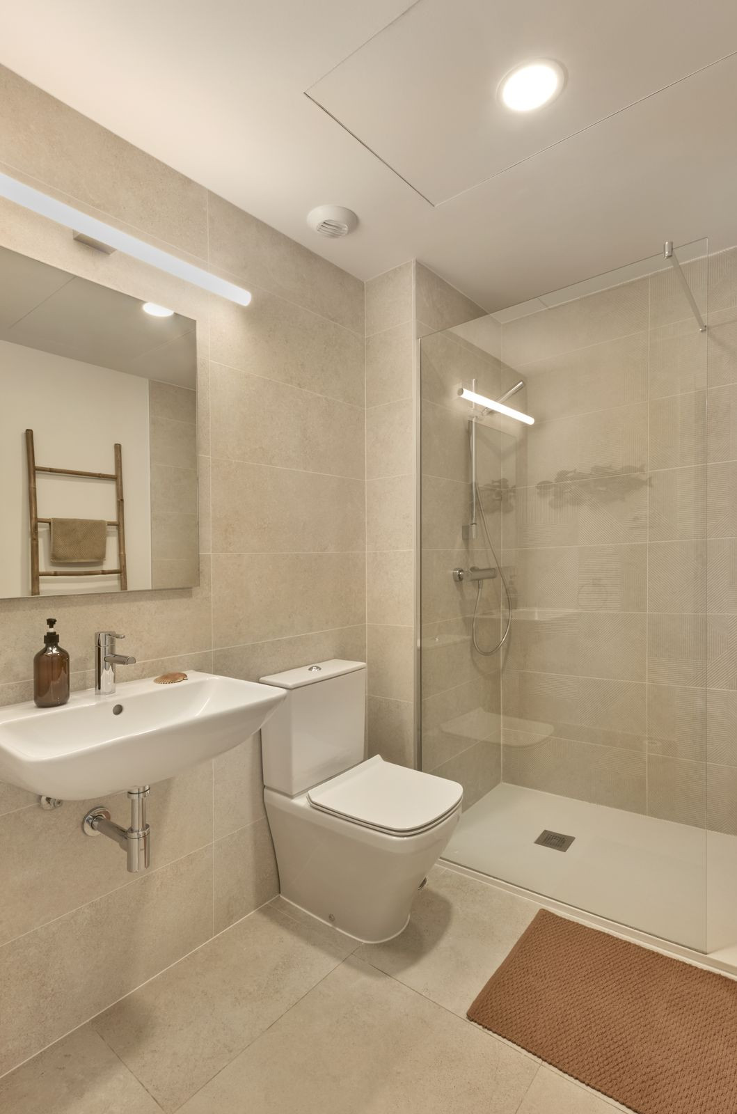 2 Bedroom Apartment in Estepona - Photo 14