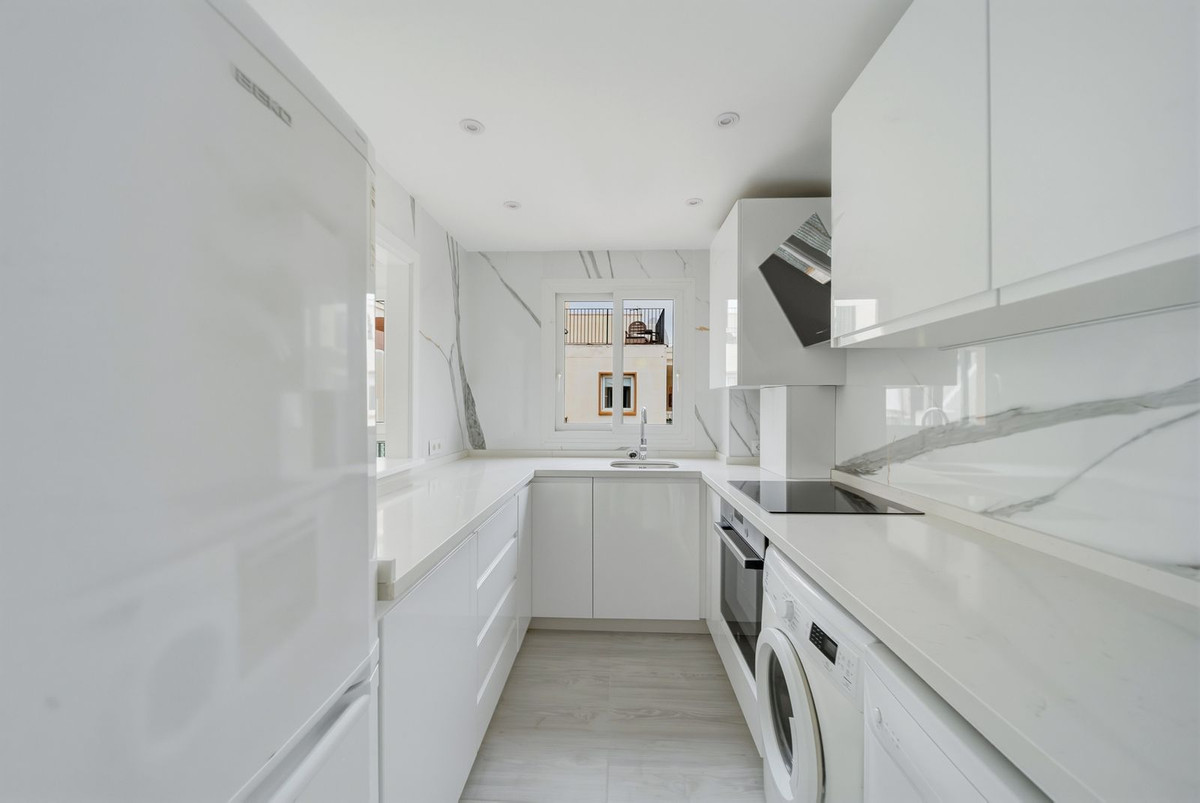 3 Bedroom Penthouse in Benalmádena - Photo 9