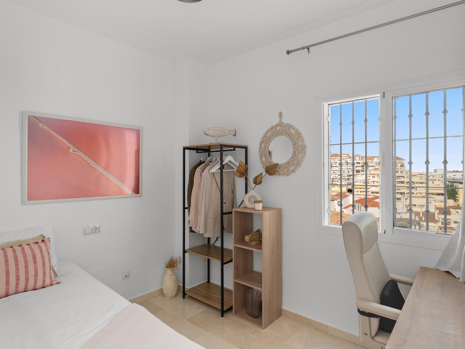 2 Bedroom Penthouse in Benalmádena - Photo 15