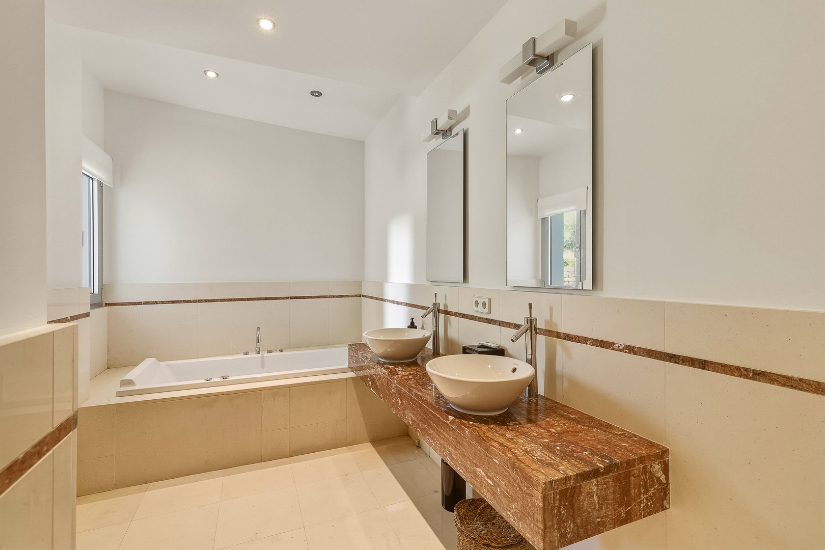 3 Bedroom Villa in Marbella - Photo 21