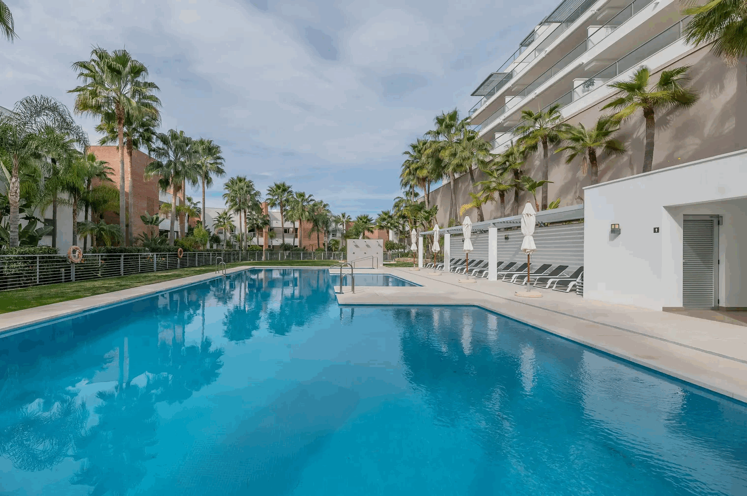 3 Bedroom Apartment in Benahavís - Photo 18