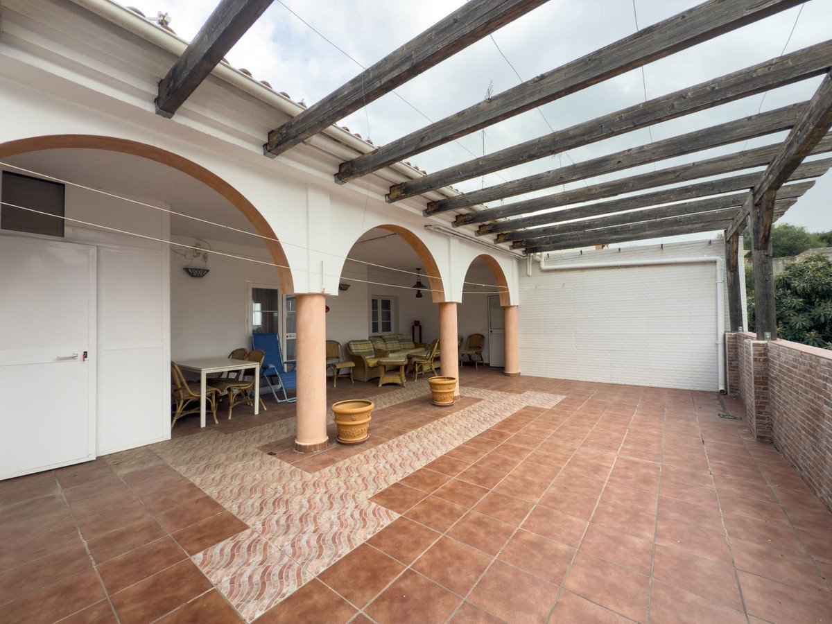 6 Bedroom Townhouse in Tolox - Photo 44