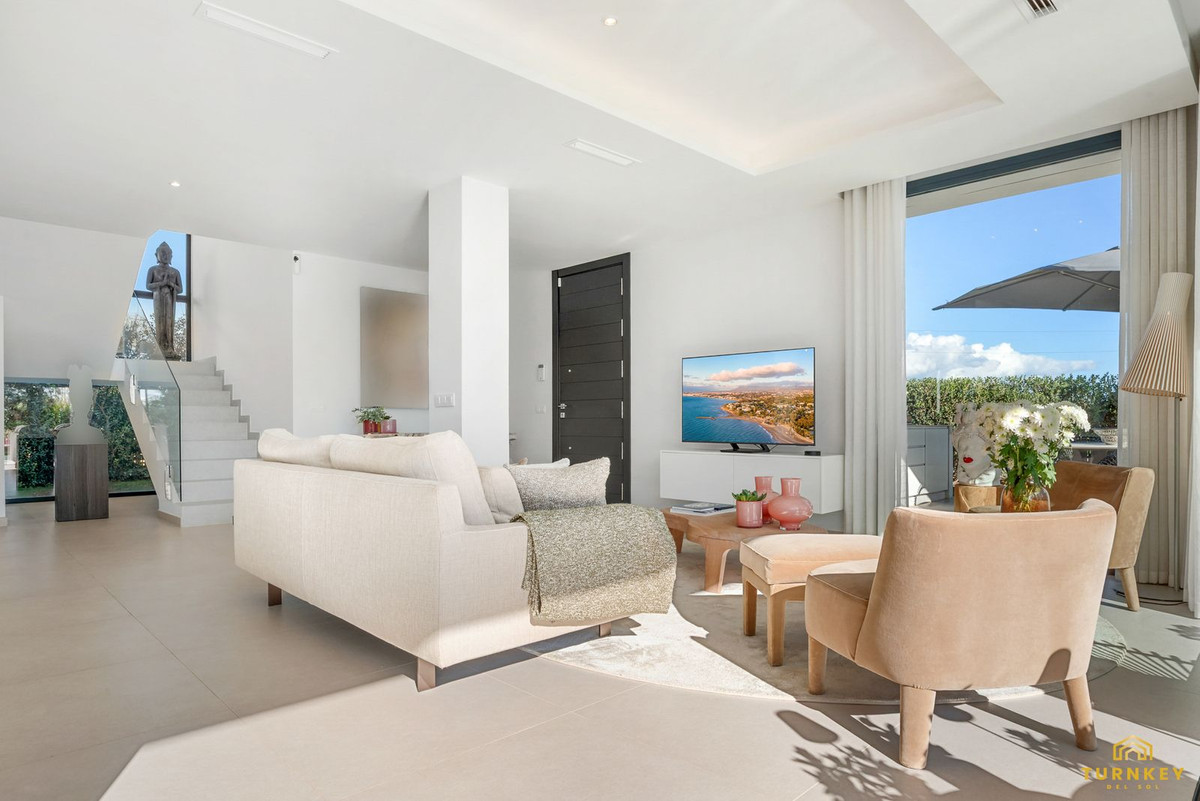 3 Bedroom Villa in La Duquesa - Photo 9