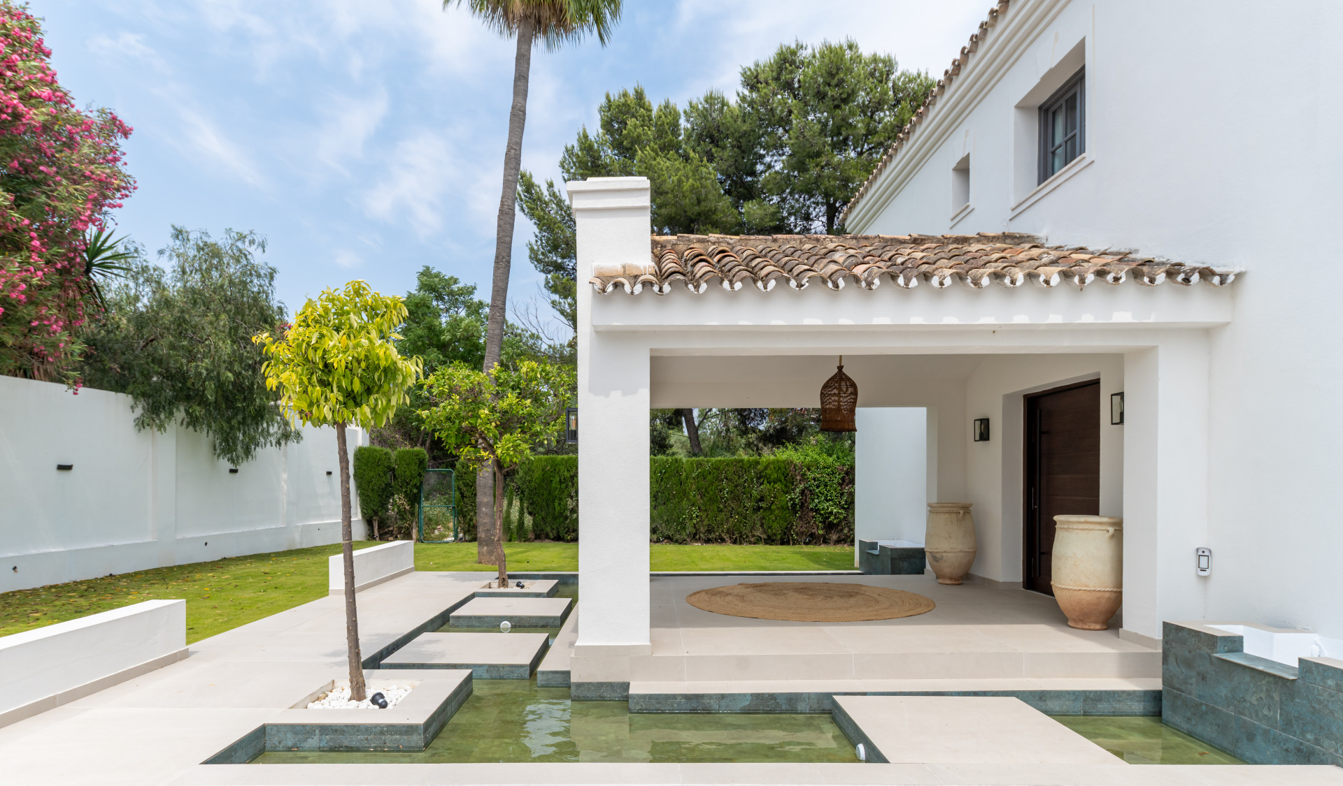 5 Bedroom Villa in Estepona - Photo 38