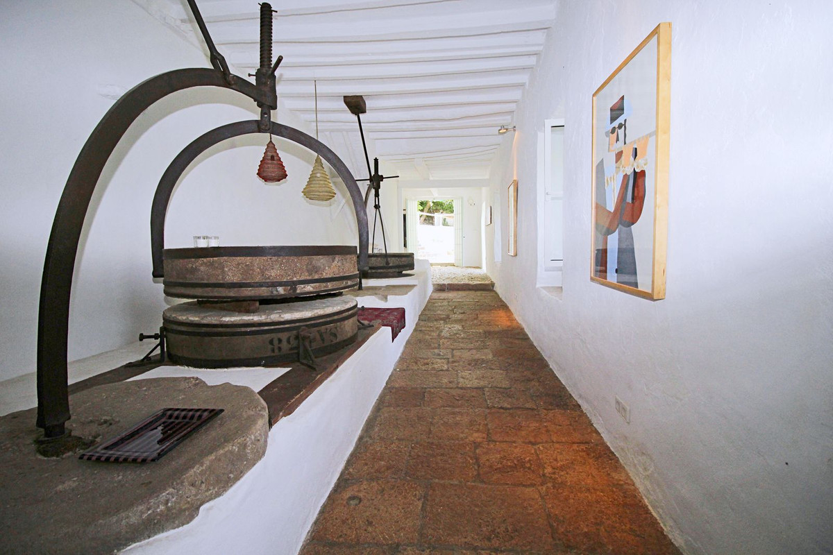 4 Bedroom Country house in Coín - Фото 11