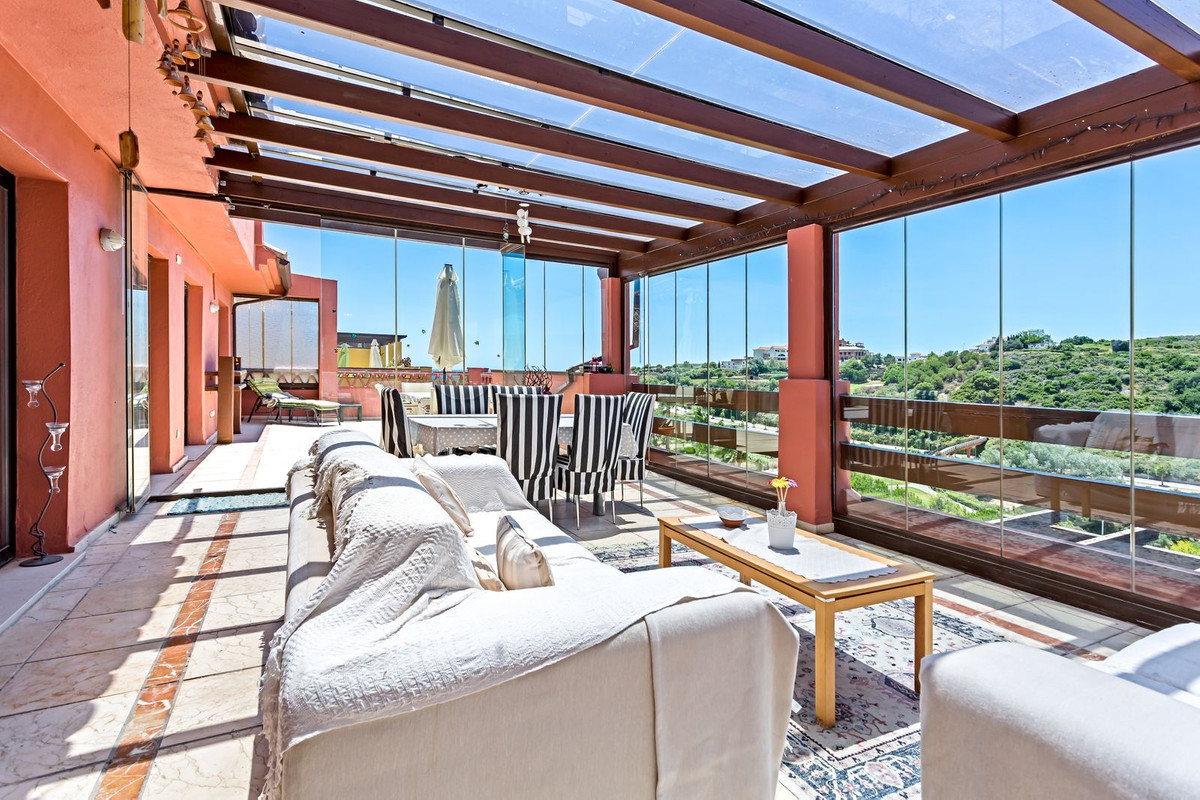 3 Bedroom Penthouse in Casares - Photo 3