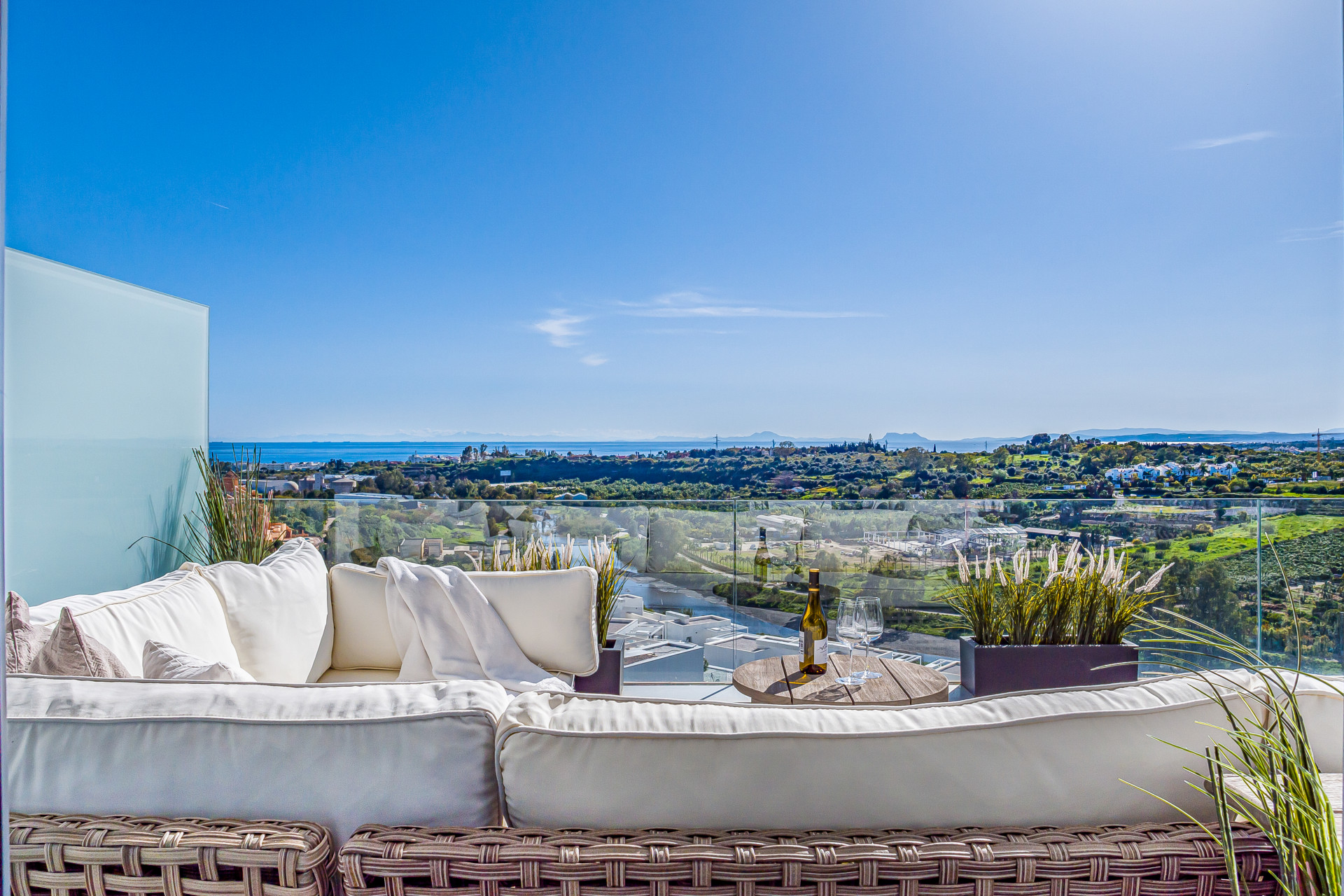 3 Bedroom Apartment in Estepona - Photo 4