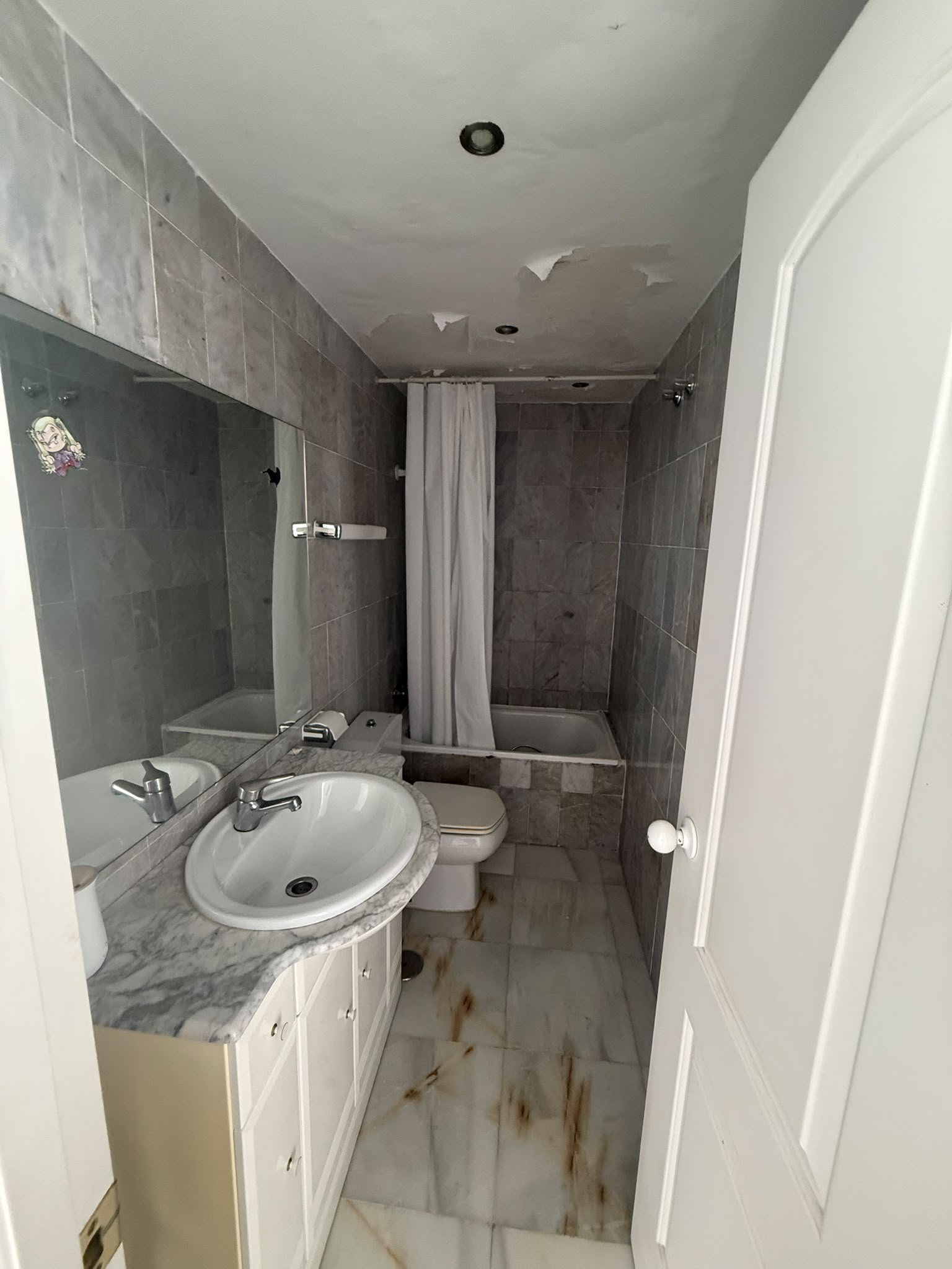 Piso de 3 dormitorios con piscina en Madrid – Foto 13