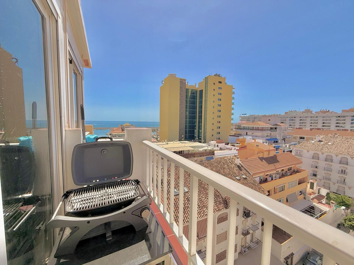 2 Bedroom Penthouse in Fuengirola - Photo 16