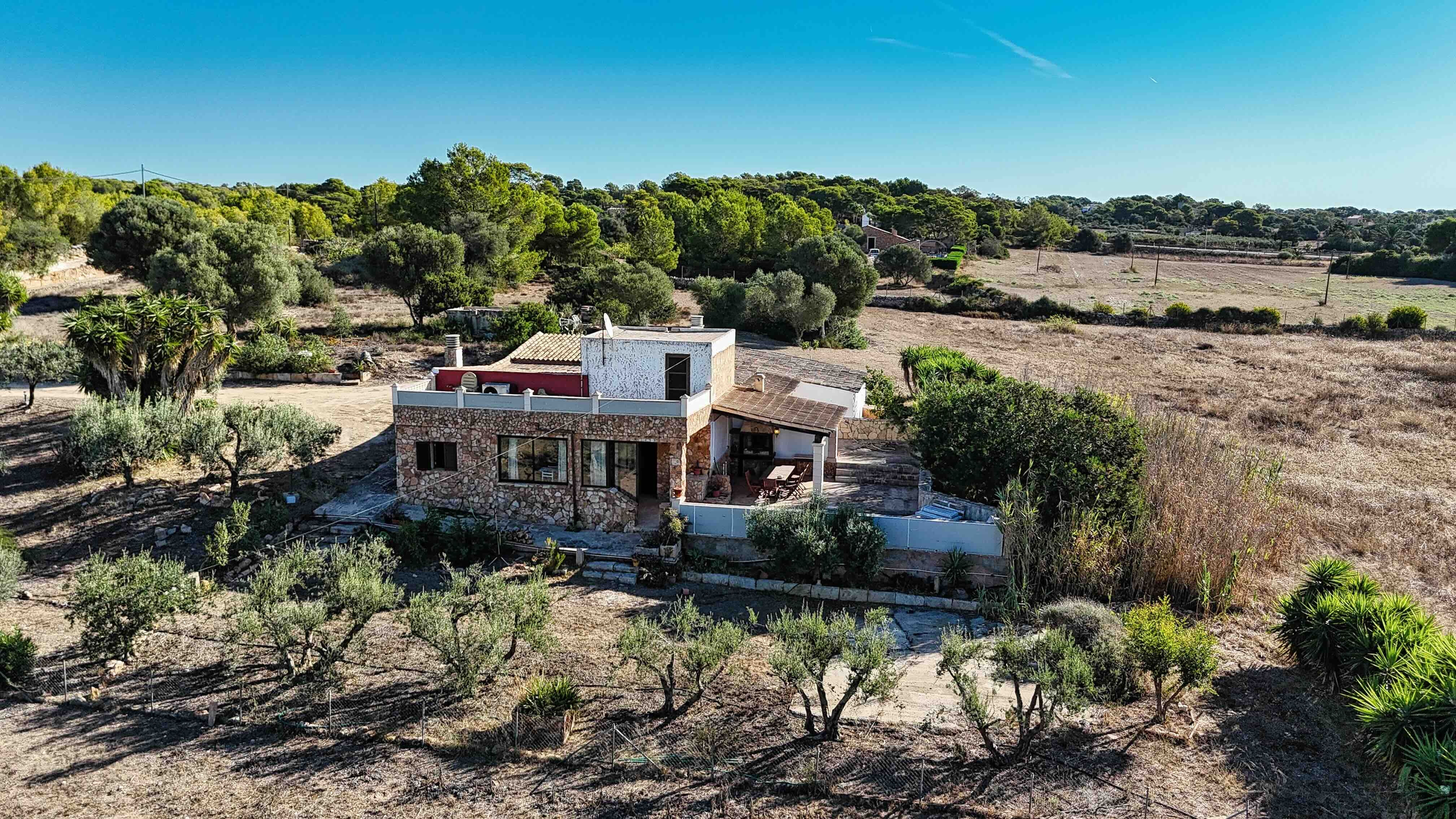 Chalet de 3 dormitorios con piscina en Baleares – Foto 2