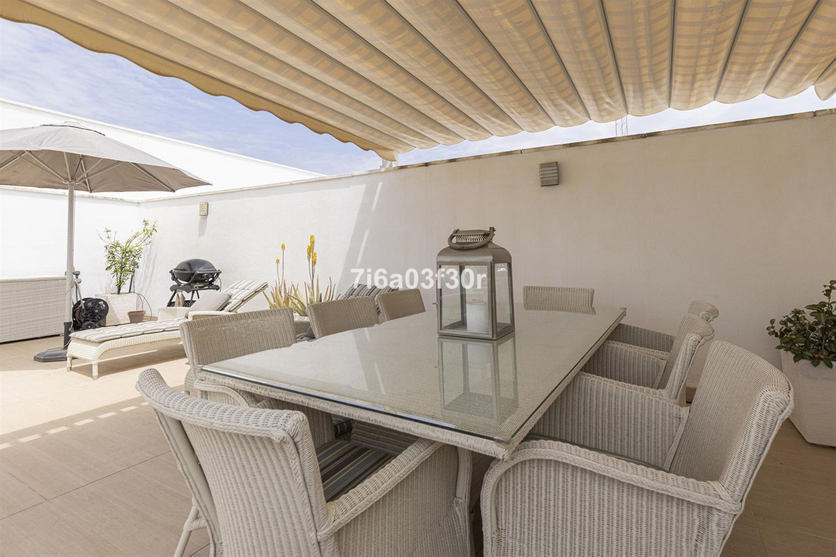 3 Bedroom Penthouse in San Pedro de Alcántara - Photo 17