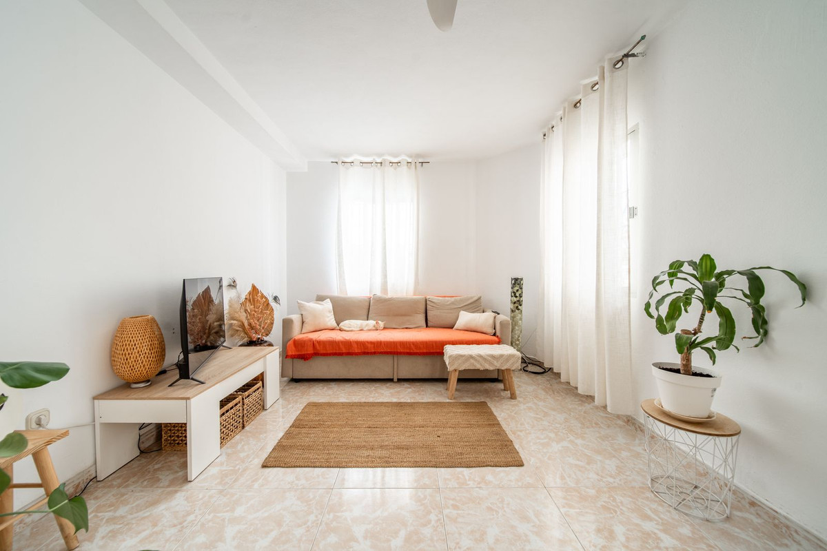 9 Bedroom Villa in Mijas - Photo 32