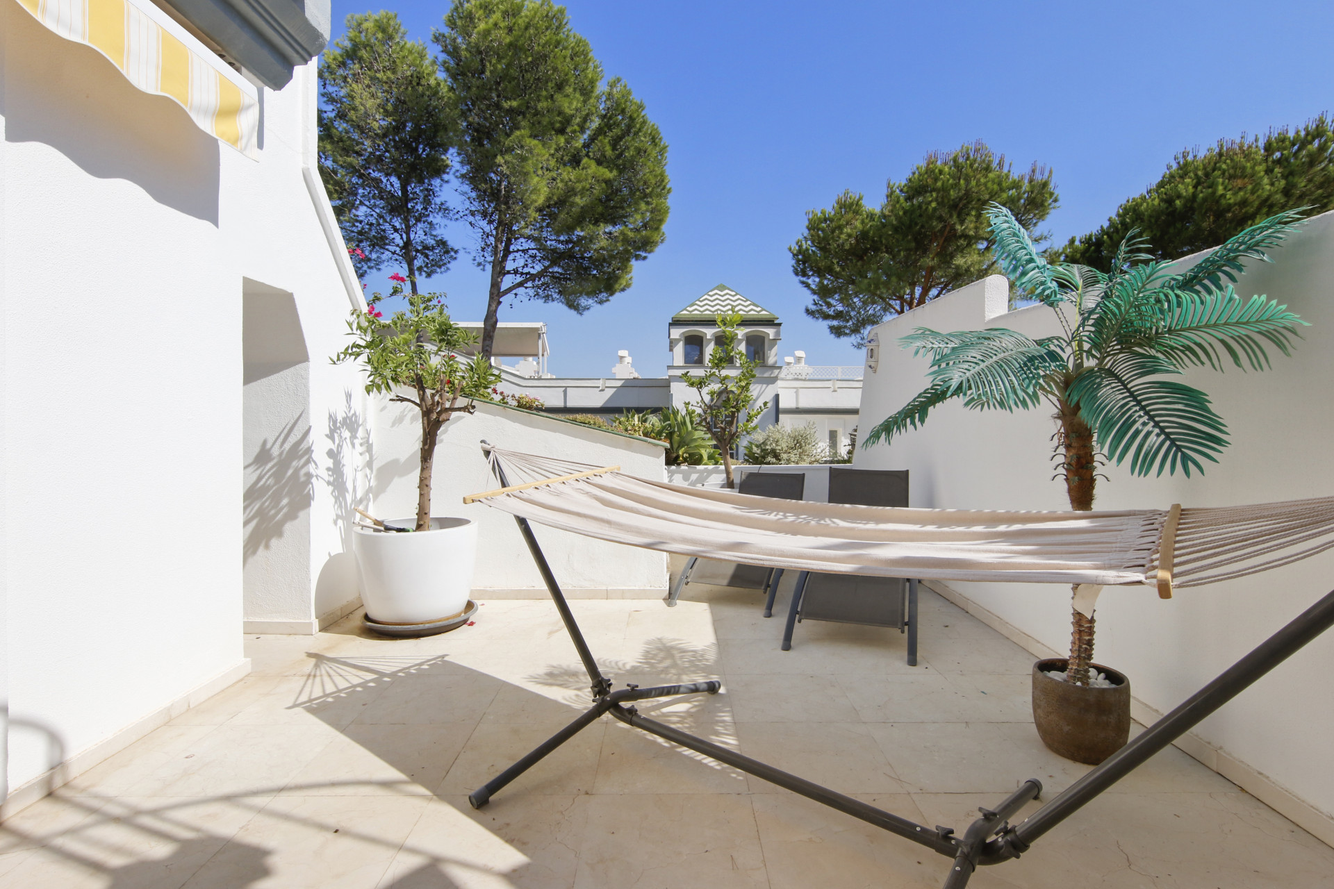 3 Bedroom Penthouse in Estepona - Photo 9