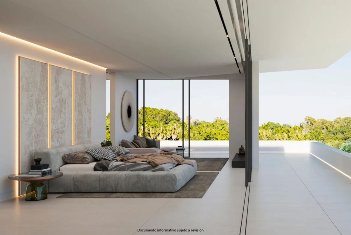 5 Bedroom Villa in Marbella - Photo 3