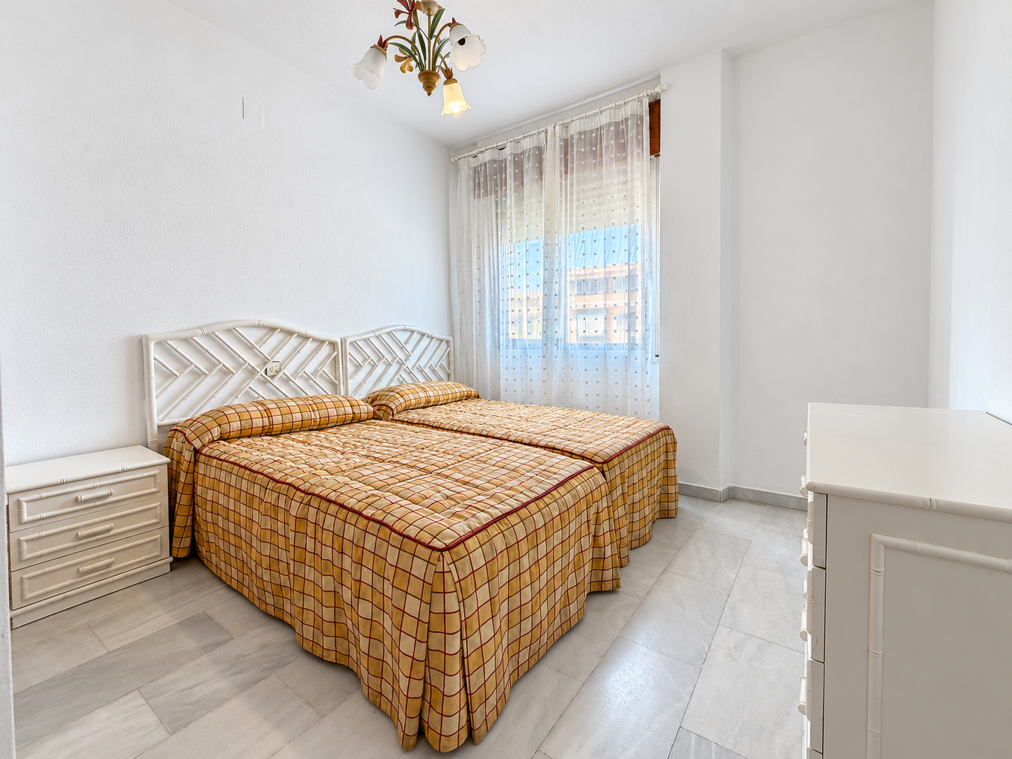 3 Bedroom Apartment in Fuengirola - Photo 7