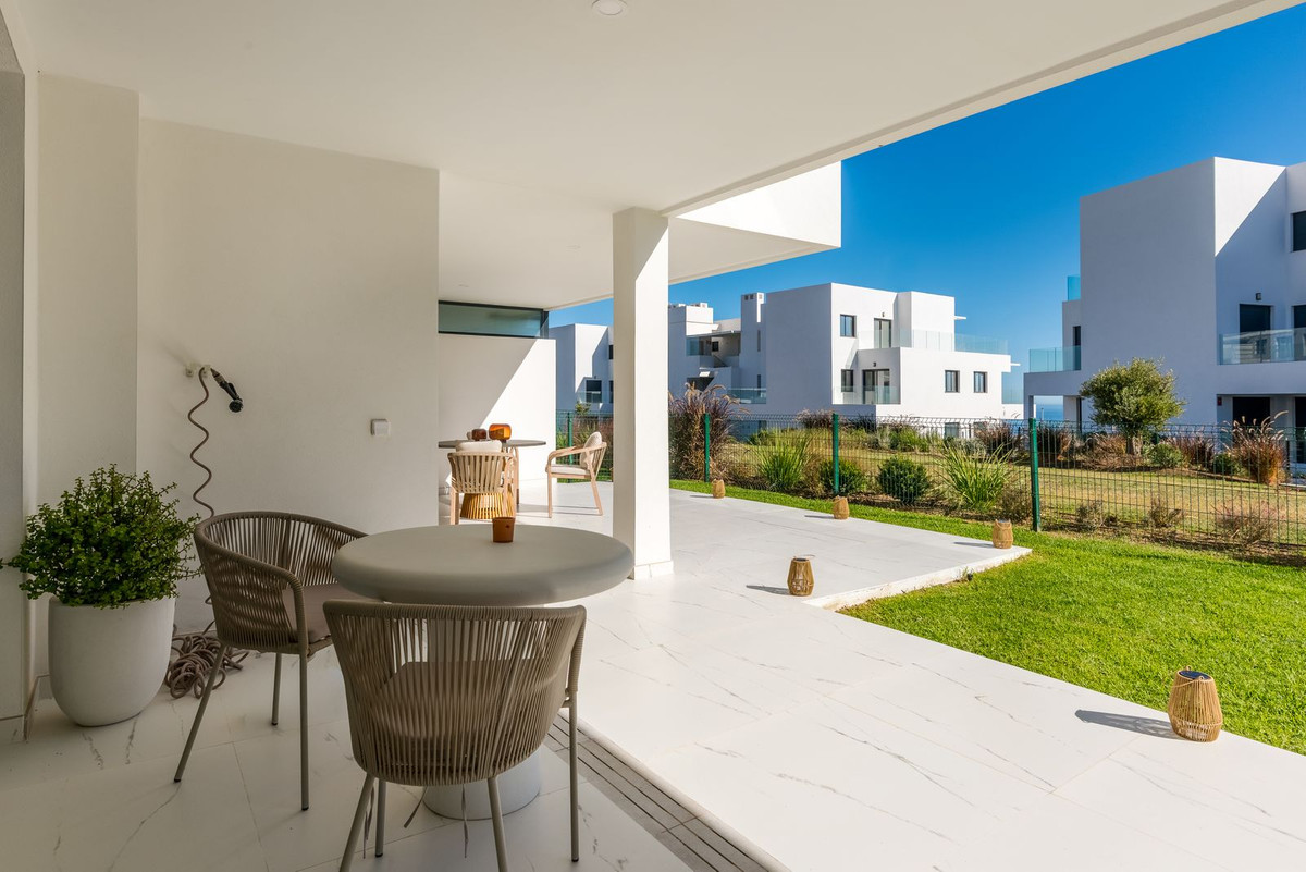 2 Bedroom Apartment in Casares - Photo 13