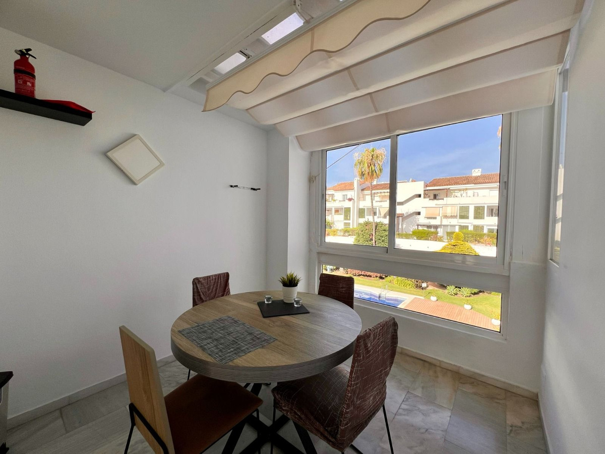 3 Bedroom Penthouse in Estepona - Photo 14