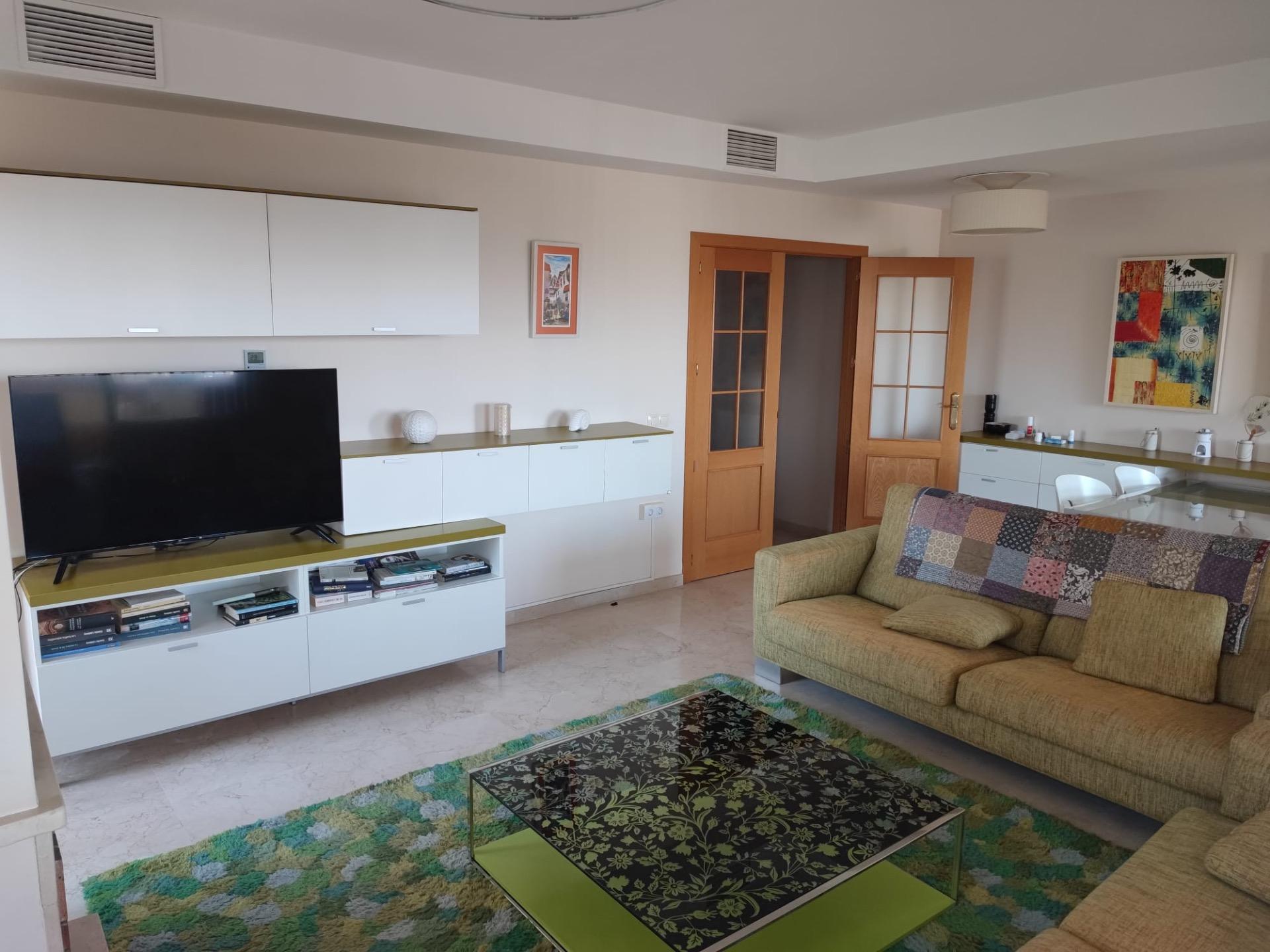 4 Bedroom Townhouse in Fuengirola - Photo 2