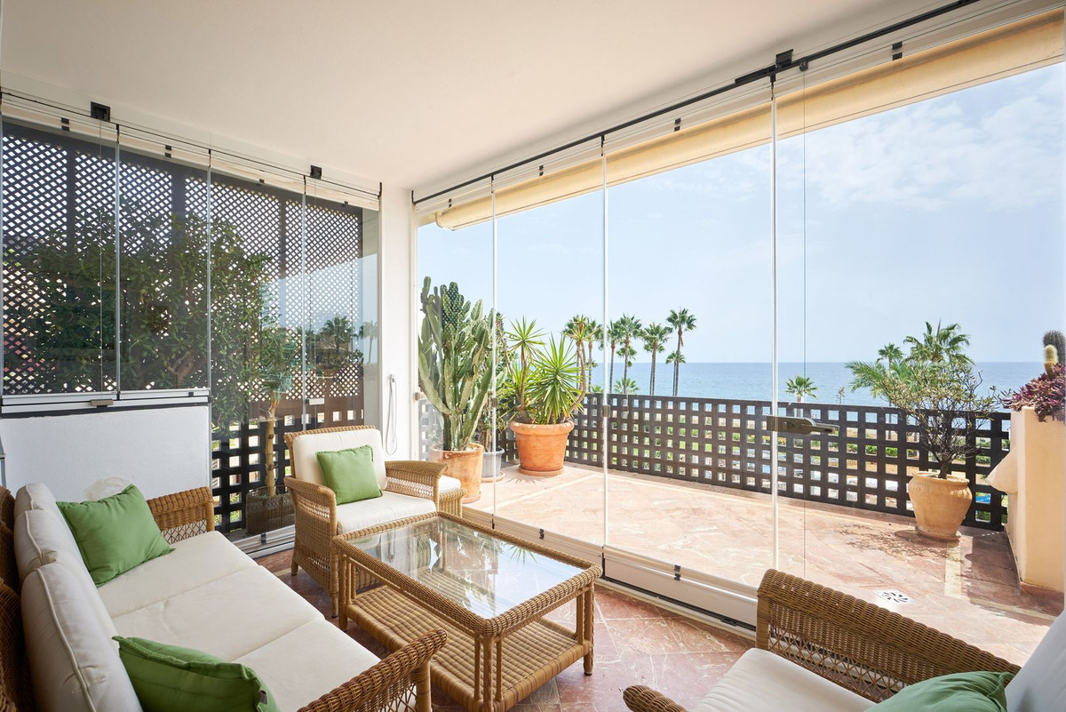 3 Bedroom Penthouse in Estepona - Photo 33