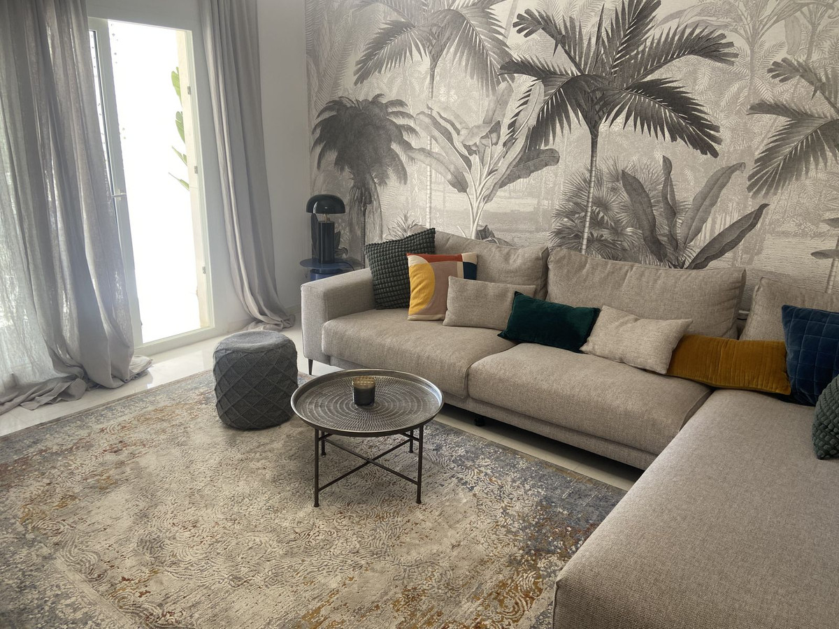 3 Bedroom Apartment in Marbella - Photo 14