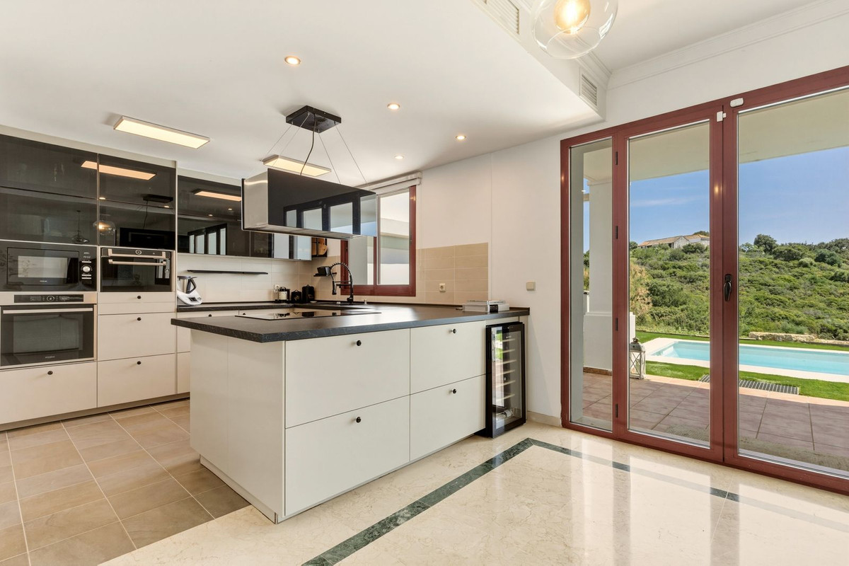 3 Bedroom Townhouse in Casares - Photo 3