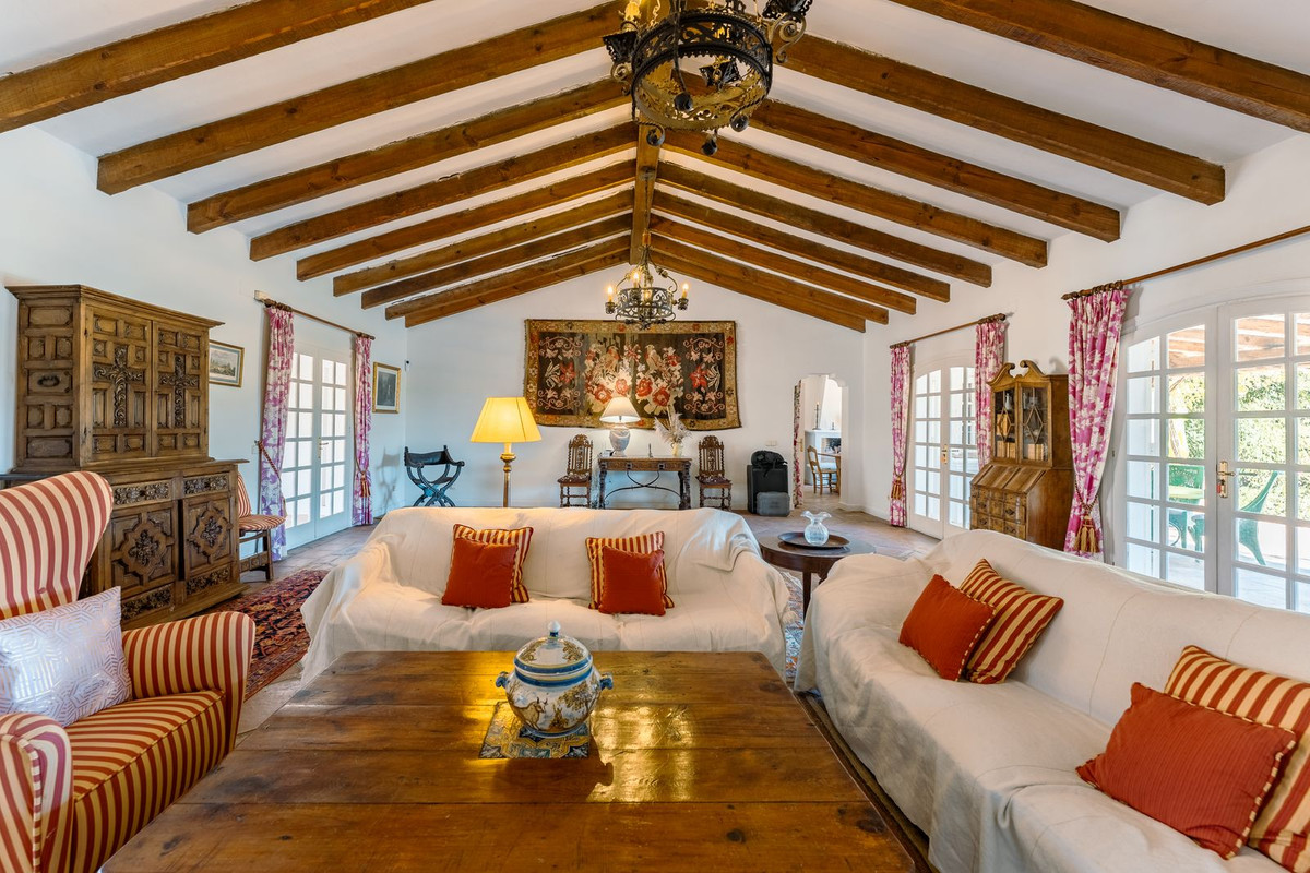 8 Bedroom Country house in Estepona - Фото 14
